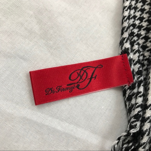 Di Firenze Black and White Houndstooth Scarf - Picture 3 of 5